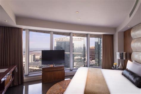 City of Dreams – The Countdown Hotel .